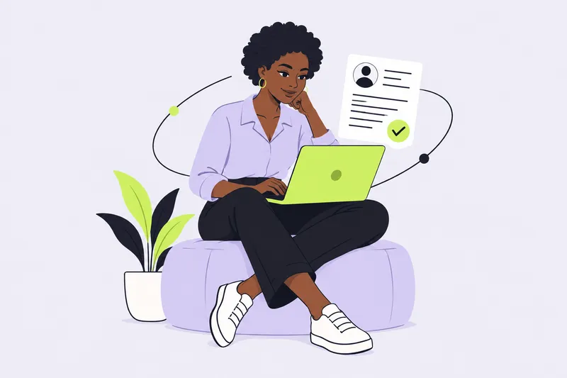 Une jeune professionnelle prépare son CV avec MonCv, un ordinateur vert citron sur les genoux.